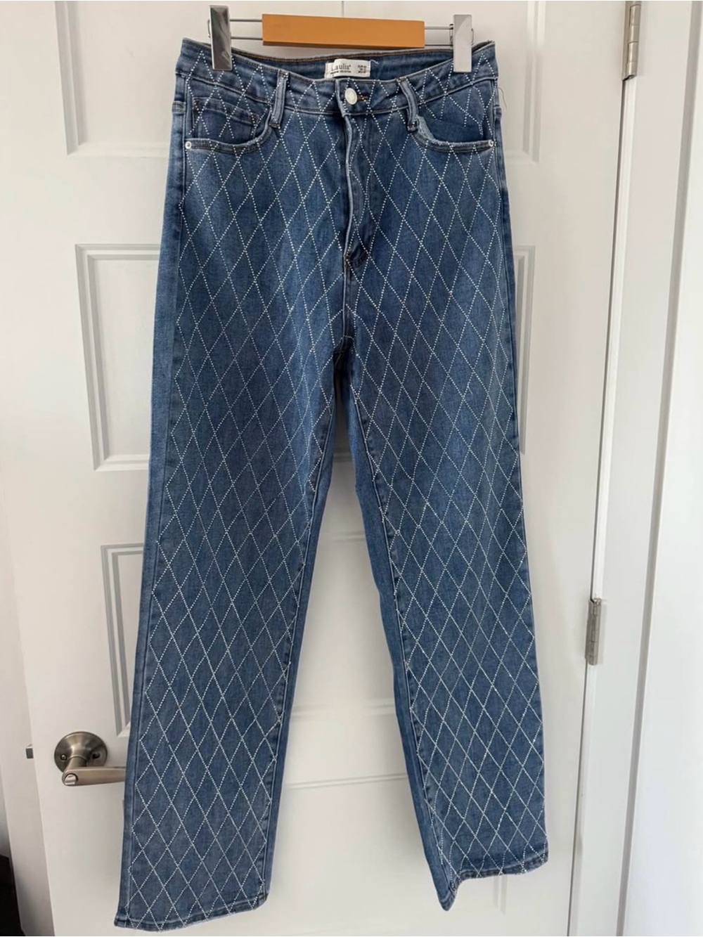 Diamond-Stitch Blue Straight-Leg Jeans